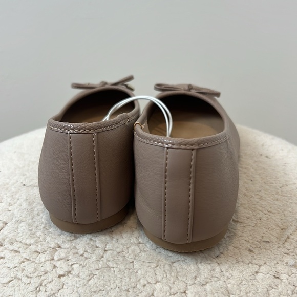 Report Tan Ballet Flats with Bow Detail size 7.5…NWT! - Picture 7 of 8